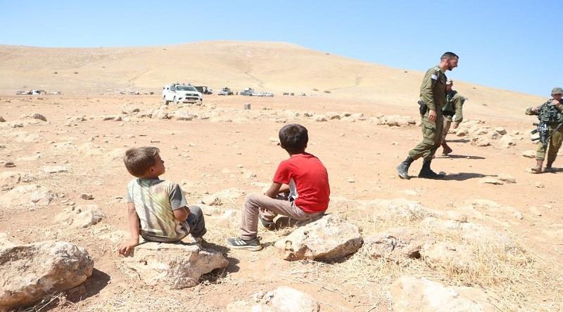 قوات الاحتلال تعتقل مواطنة من الأغوار الشمالية