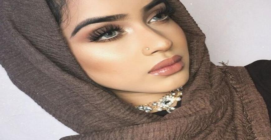 عمل مكياج بألوان مميزة .. وخطوات بسيطة