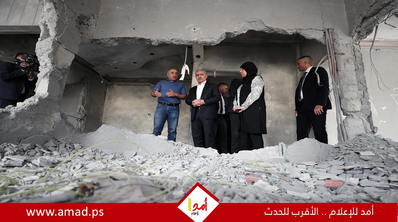 اشتية: سنعيد بناء كل بيت يهدمه الاحتلال.. والعقوبات الجماعية أداة إسرائيلية للنيل من معنويات الفلسطينيين