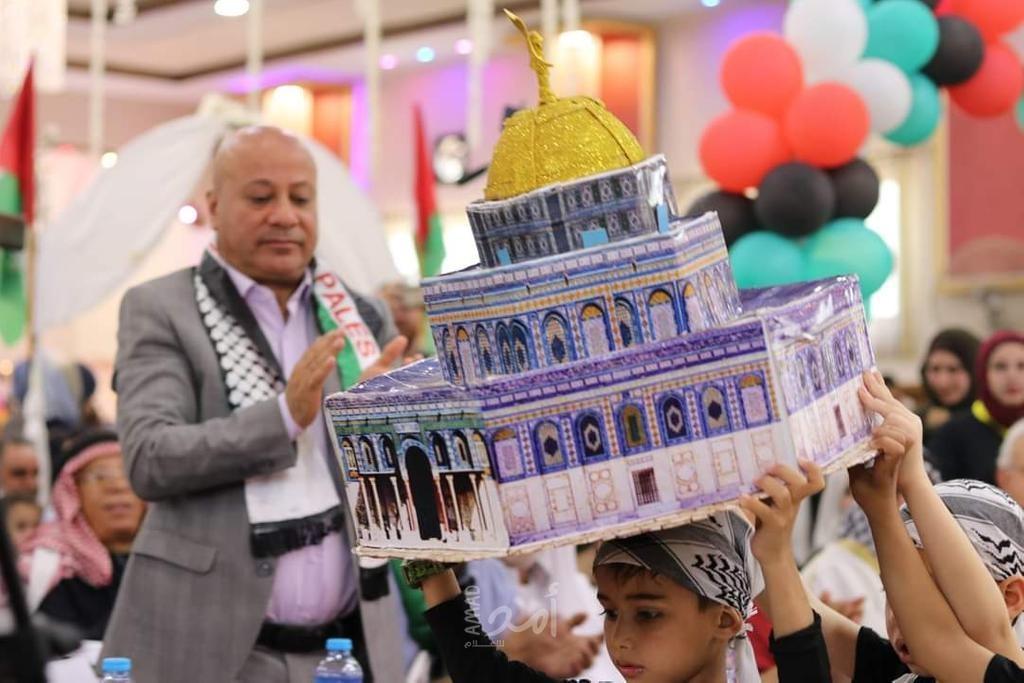 اللجنة الشعبية للاجئين  بالنصيرات وروضة سنابل تخرجان الفوج السابع عشر من أطفال الروضة