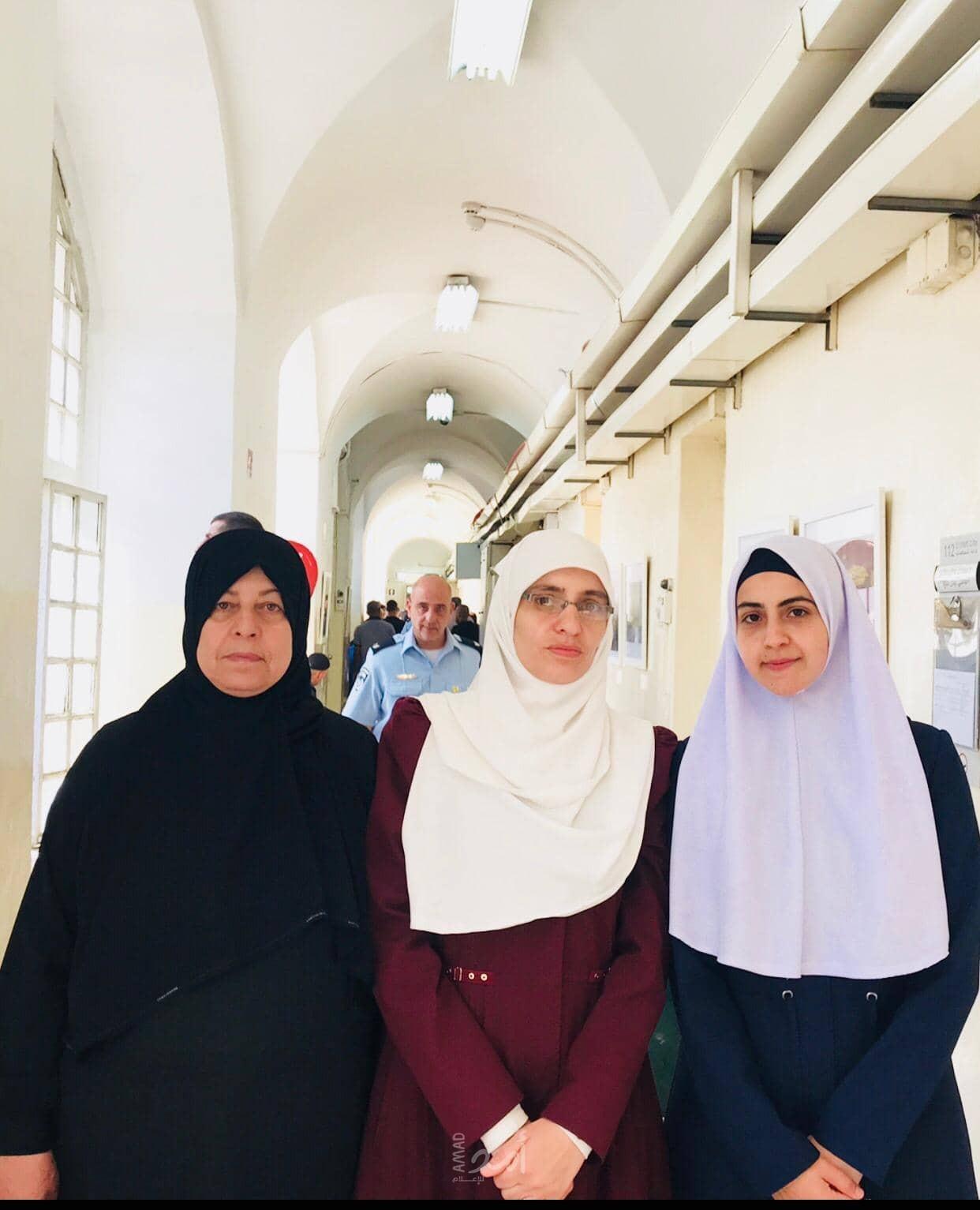 محكمة الاحتلال تصدر قراراً بإبعاد ثلاثة مقدسيات  عن باب السلسلة لمدة شهرين