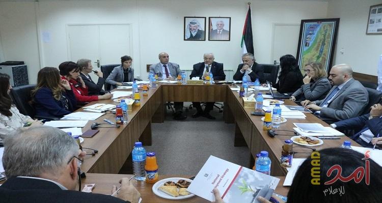 أبو شهلا يبحث مع مجموعة العمل القطاعية في قطاع العمل سبل تعزيز الحوار السياساتي