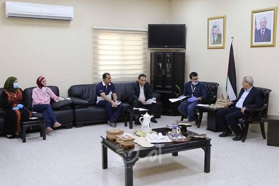 محافظ قلقيلية يلتقي وفدا من مؤسسة ريفورم