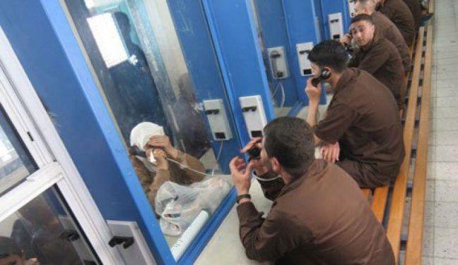 (5) أسرى يدخلون أعواماً جديدة في سجون الاحتلال