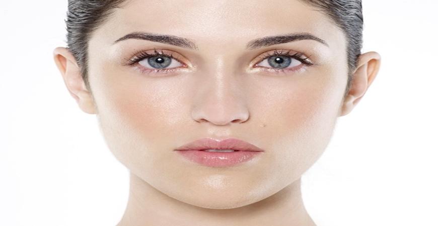 10 عادات تؤثر على بشرتك .. تعرفي
