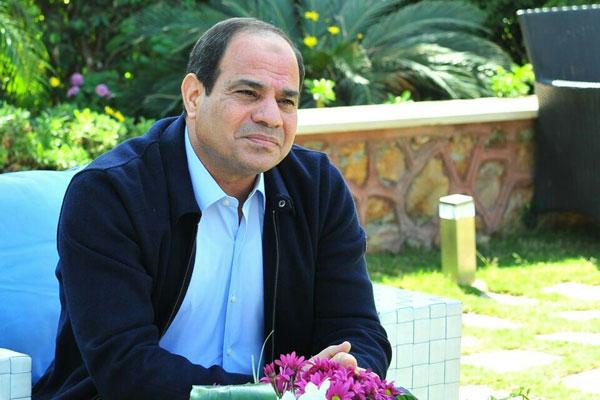 3 صور تكشف مكانة المشيرالسيسى لدى مؤيديه..