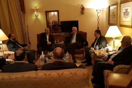 من بيروت .. فتح وحماس تتفقان على استئناف المصالحة لدعم انتفاضة القدس