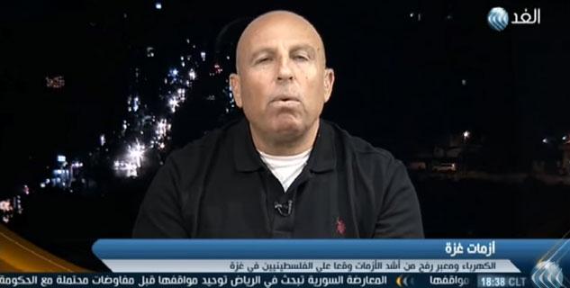 ابو زايدة : هناك تفهماً من حماس لحل أزمة المعبر ودحلان يستثمر علاقاته لرفع المعاناة عن غزة