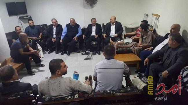 بالصور.. وفد من حماس يزور جرحى مسيرات العودة بالقاهرة