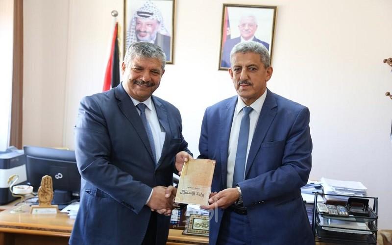 المطور يلتقي مع مدير هيئة التوجيه السياسي والوطني لمحافظة رام الله