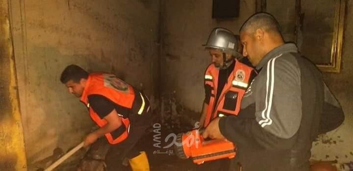 الدفاع المدني يخلي إصابتان بحريق مطعم في بيت لحم