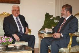 تفاصيل حوار عباس: مرسي عرض علي مشروع توسيع غزة.. وحماس تتفاوض مع اسرائيل