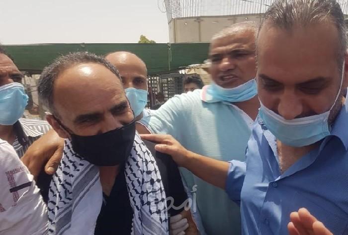 المحيسن يهنئ الأسير المحرر "هاني جعارة" بالإفراج عنه من سجون الاحتلال 
