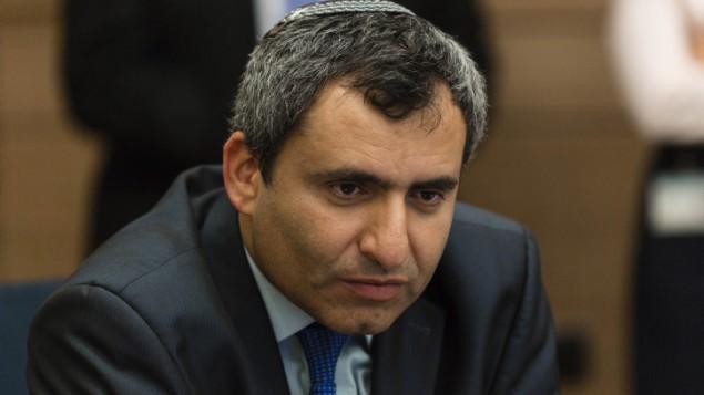 وزير إسرائيلي: إنهيار السلطة الفلسطينية وشيك والنتيجة ستكون "فوضى"