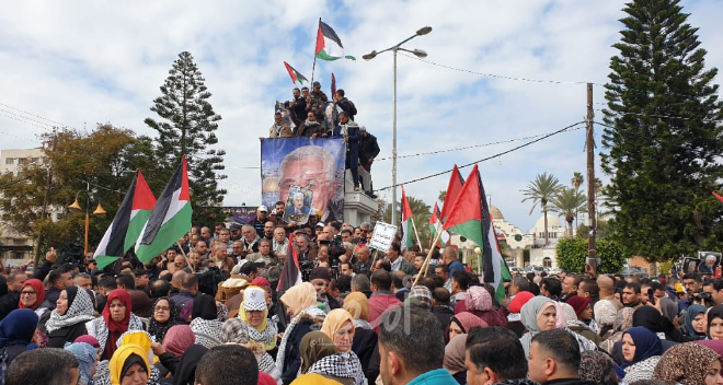 رغم اجراءات أمن حماس ... وقفة لأنصار حركة فتح في ساحة الجندي المجهول في غزة