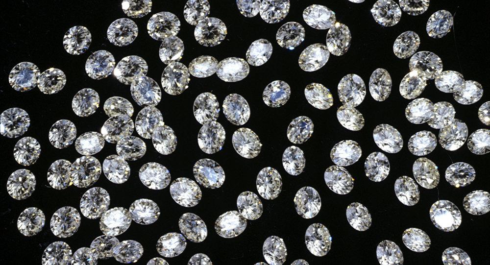 إحباط تهريب ألماس بقيمة 333 ألف دولار إلى إسرائيل