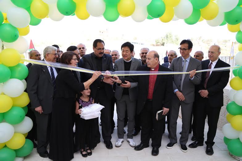 (بالصور) الوزير صيدم يفتتح أكاديمية بيت لحم الإنجيلية