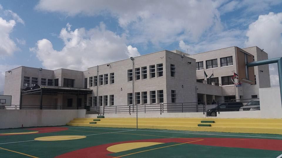 جنين : التربية تتسلم مدرسة كفيرت الثانوية للبنين وتصدر كتاب المعايير المهنية لميسري تعليم الكبار-صور