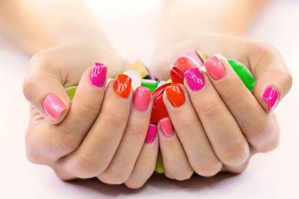 موضة طلاء الأظافر لصيف 2014