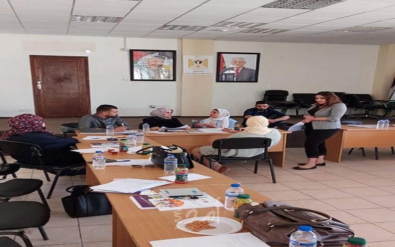 ‬الشيخ خليفة ينفذ جولة ميدانية لقسم النجارة