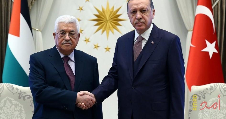عباس يهنئ أردوغان بنجاح العملية الديمقراطية وفوزه بالانتخابات الرئاسية