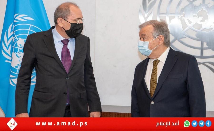 الصفدي وغوتيريش يبحثان تحقيق السلام على أساس "حل الدولتين"