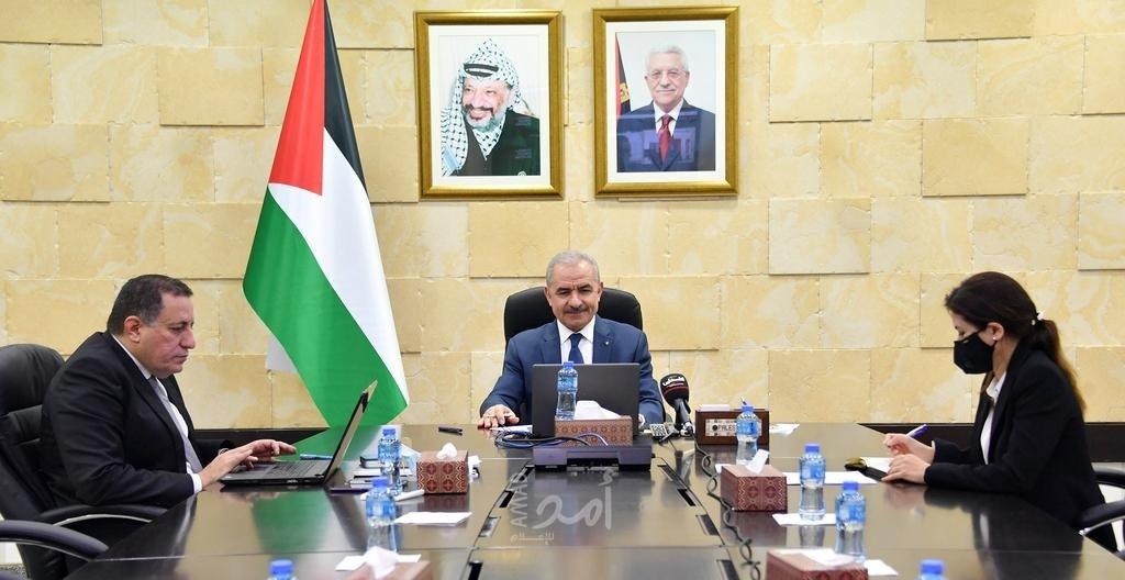 برعاية اشتية ... توقيع اتفاقية إطلاق برنامج "البرمجة للشباب" في قطاع غزة