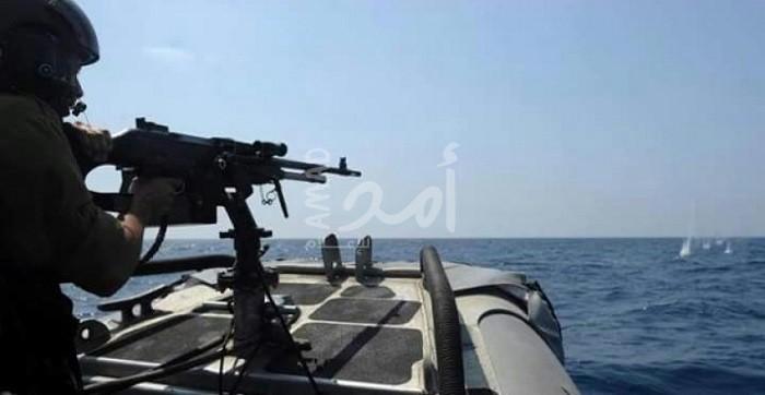 بحرية الاحتلال تستهدف مراكب الصيادين في بحر رفح