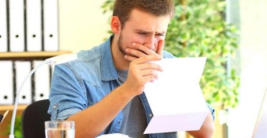 أب ينتظر حكمًا بالسجن عامين بسبب رسالة ابنه