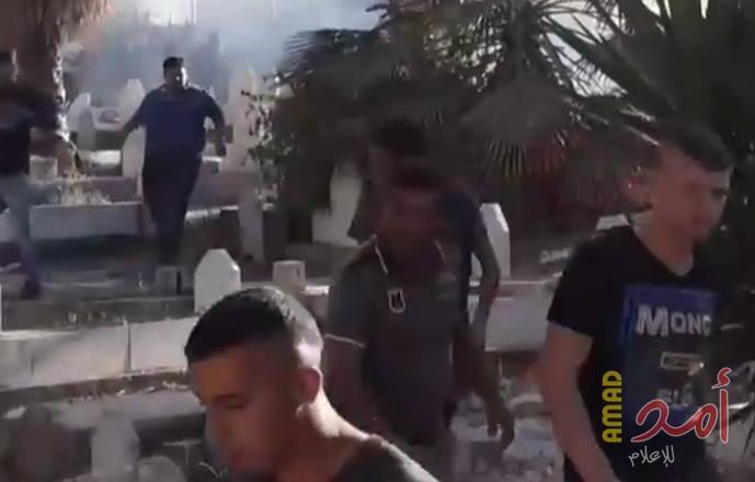 بالفيديو والصور.. جماهير نابلس تشيع "الزعبور " وسط غضب كبير.. وأمن عباس يطلق النار على المشيعين