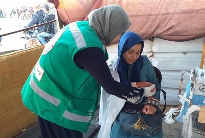 جميلة الفيري.. عامٌ ونصف في العمل الإنساني تحت "الرداء الأبيض" وصحة غزة لاتعترف بها كمسعفة متطوعة