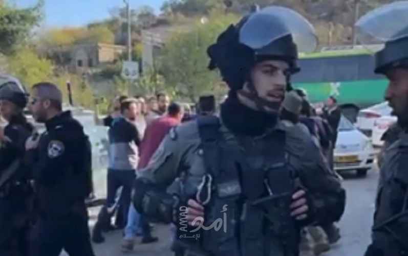 قوات الاحتلال تعيق حركة المواطنين شمال غرب القدس
