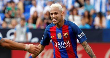 بالفيديو.. لاعب يتوسل إلى نيمار لعدم مراوغته