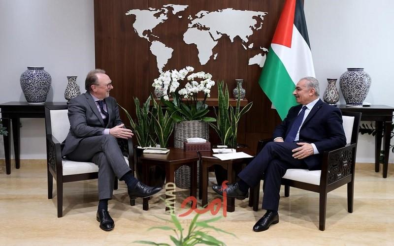 محمد اشتية يلتقي بعثة منظمة العمل الدولية