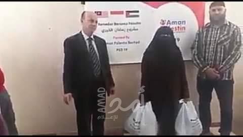 بالصور- أيادي "غير بيضاء".. في غزة "كابونة" بفضيحة ونساء يستصرخن لحذف صورهن!