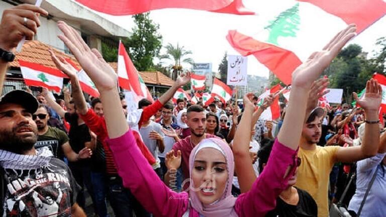 لبنان:  خروج المئات  في مسيرات عبر شوارع العاصمة رفضا لحكومة دياب