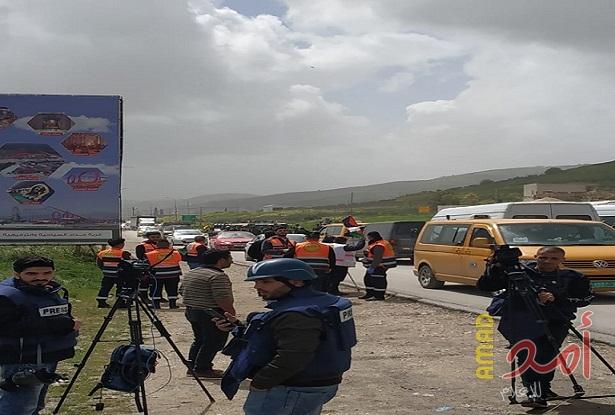 صور .. نابلس: قوات الاحتلال تقمع مسيرة إحتجاجية على إستهداف الطواقم الطبية
