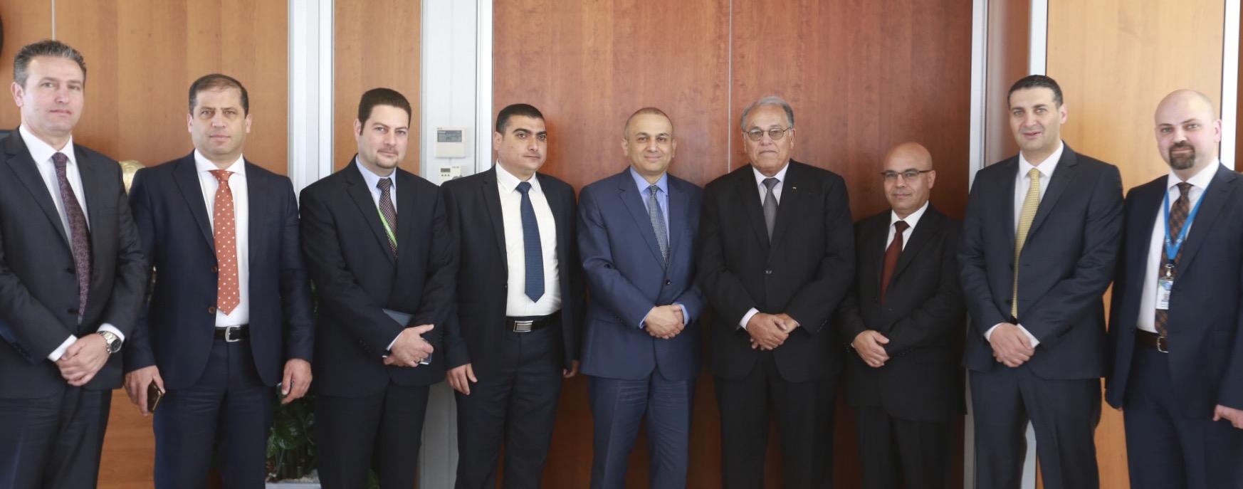 مجموعة الاتصالات الفلسطينية والجامعة العربية الامريكية توقعان اتفاقية لتطوير الشبكة اللاسلكية وخدمة WIFI بالجامعة