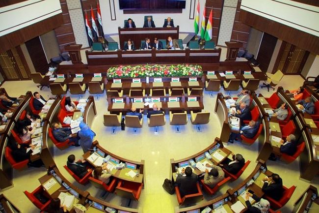 برلمان كردستان يوافق على طلب بارزاني التنحي..ويوزع مهامه بين السلطات