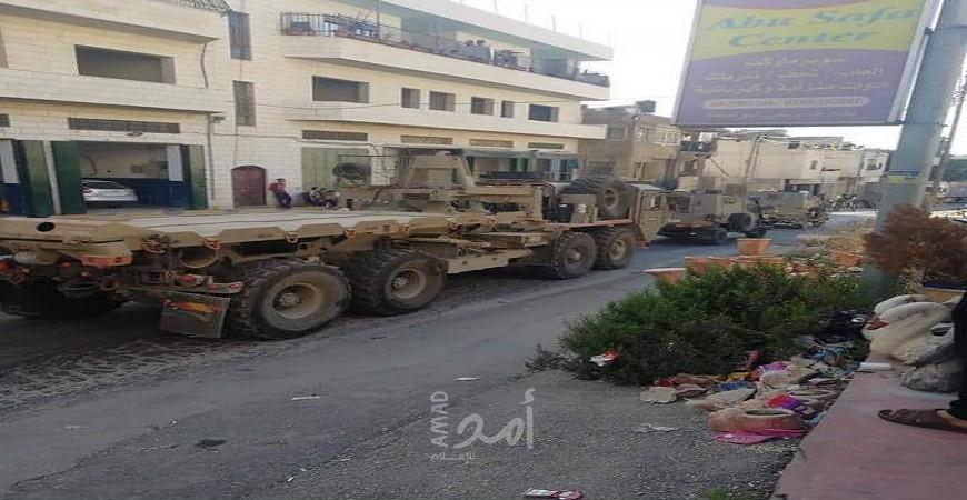 جيش الاحتلال يقتحم منازل المعتقلين في عين عريك أبو صفا ويصادر كاميرات تصوير