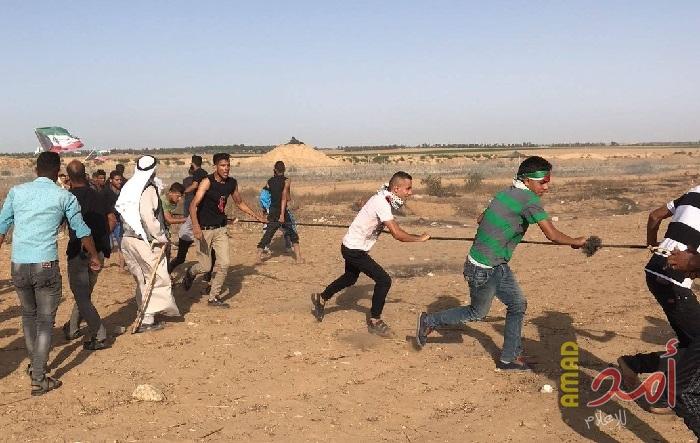 المواطنون يتمكنون من سحب السياج الفاصل شرق غزة