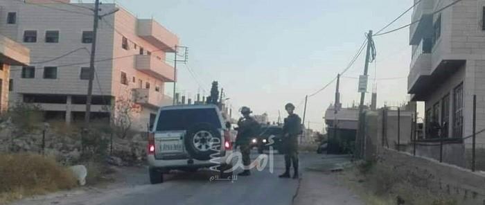 مستوطنون برفقة جنود الاحتلال يقتحمون مخزنا لعائلة مقدسية