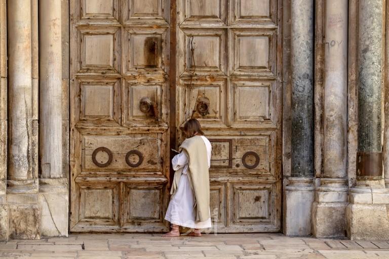 للمرة الأولى منذ 100 عام... كنيسة القيامة في القدس مغلقة في عيدها!