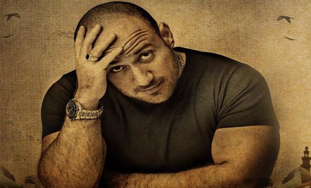 بالفيديو ..أحمد مكى يكشف سبب اتهام والدته له بالجنون
