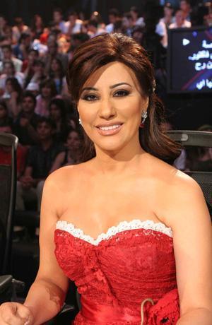 نجوى كرم تتحدى "التقليد" وتكشف عمرها الحقيقي
