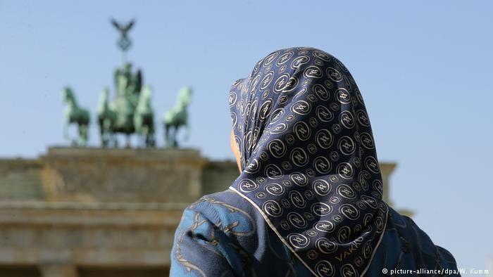 الحجاب لم يمنع لاجئة سورية من العمل كطبيبة في مشفى ألماني