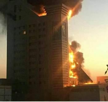 حريق هائل يجتاح برج سلمان في مشهد بايران
