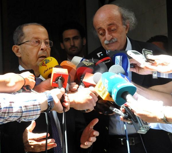 جنبلاط يعلن دعم العماد عون في المعركة الرئاسية