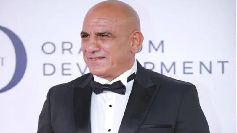 النجم "محمد لطفي" يمارس لعبة بهلوانية صعبة ويبهر متابعيه .. شاهد