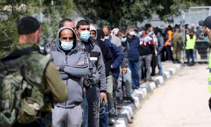 إسرائيل تقرر زيادة حصة العمال الفلسطينيين بـ(20) ألف تصريح جديد